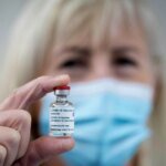 Вакцину AstraZeneca изымают с рынка по всему миру