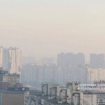 Не видно другого берега столицы: как выглядит Киев, который накрыло дымом от пожаров в экосистеме