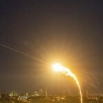 В Киеве в результате падения «шахеда» горит квартира в жилом доме: есть пострадавшие