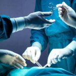 Имела женские половые органы внутри и мужские — снаружи: в «Охматдете» прооперировали 12-летнюю девушку