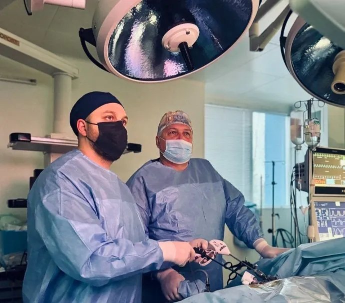 В Центре трансплантологии успешно удалили обломок возле почки военному