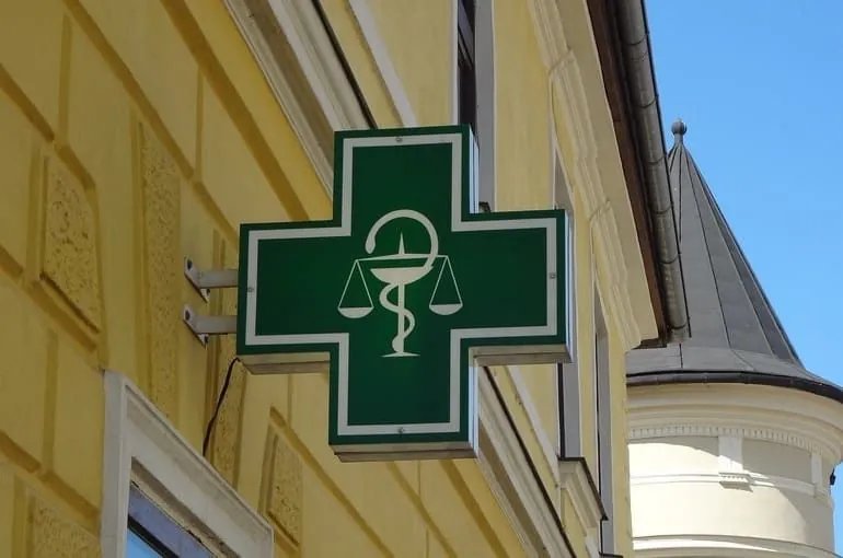 Аптечные учреждения поддерживают инициативу снижения цен на лекарства и предостерегают о рисках нового законопроекта