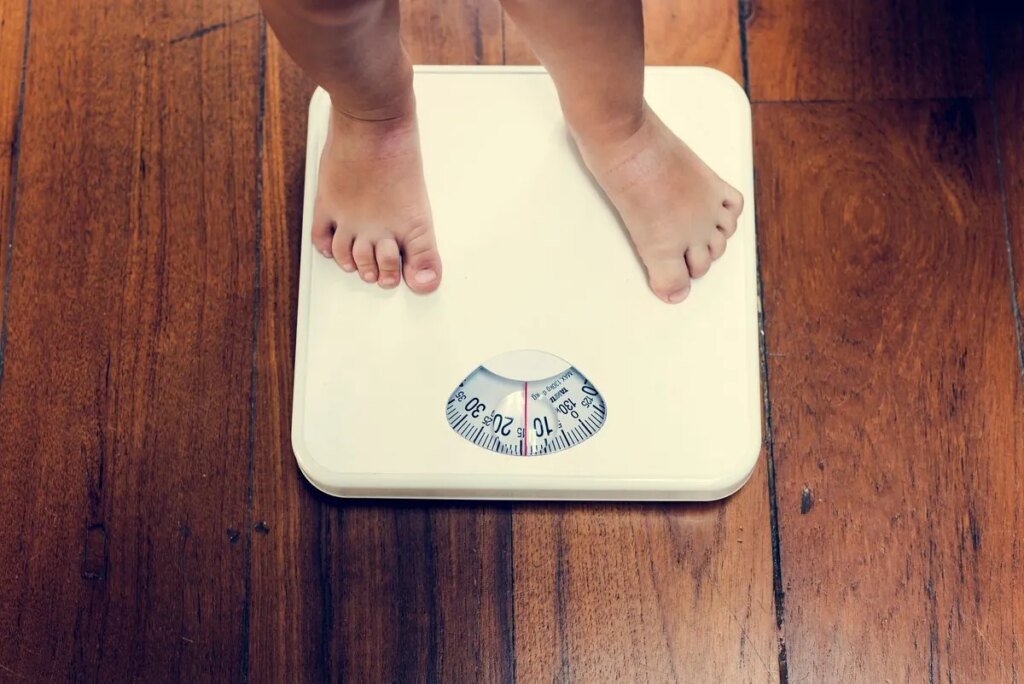 Ожирение среди детей: почему проблема обостряется и как ее решить