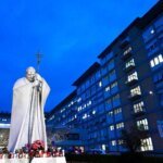 Ватикан дал обновление о состоянии Папы Франциска: понтифик посвящает время работе