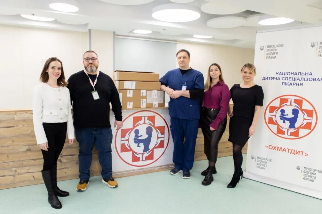 Инновационное оборудование для хирургии: «ОХМАТДИТ» получил новую систему THOMPSON