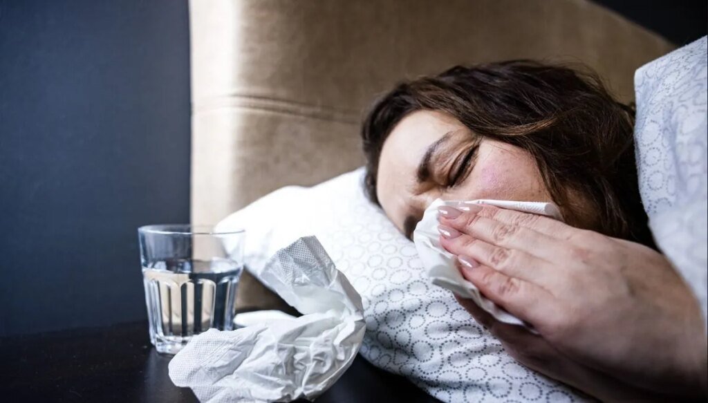 В Киеве выявлено почти 22100 случаев заболевания гриппом, ОРВИ и COVID