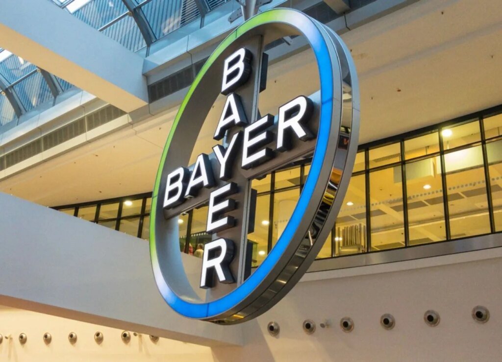 В США истец, больной раком, отсудил 2 млрд у дочерней компании Bayer: он пользовался их средством для уничтожения сорняков