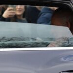 Короля Чарльза III впервые увидели на публике после того, как он испытал побочные эффекты от лечения рака