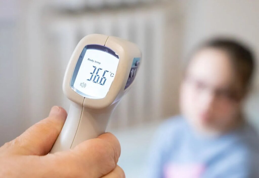 Заболеваемость ОРВИ продолжает снижаться, но грипп еще широко циркулирует: данные ЦОЗ