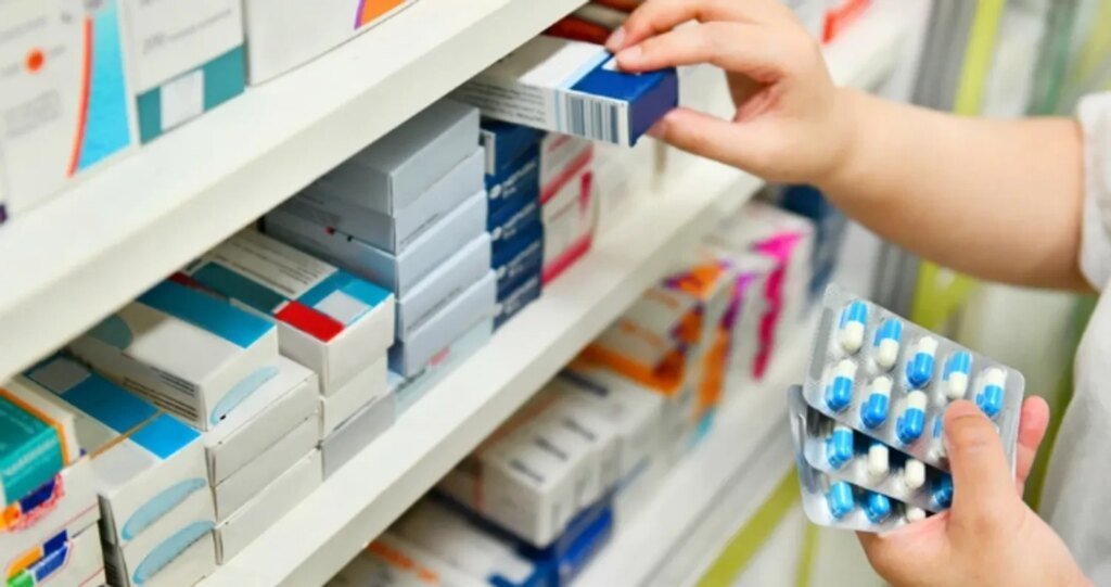 Принцип "я не настолько богат, чтобы покупать дешевые вещи" больше не работает — экономист