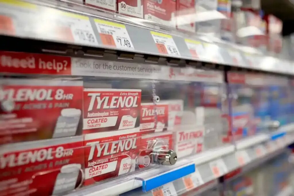 Акции Kenvue резко упали после заявлений Трампа о связи парацетамола с аутизмом