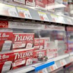 Акции Kenvue резко упали после заявлений Трампа о связи парацетамола с аутизмом