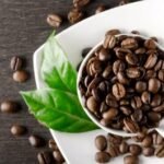 Сколько чашек кофе нужно пить после 60, рассказали ученые