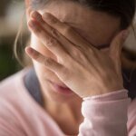 Исследователи обнаружили неожиданную связь между самооценкой и выгоранием: какова роль негативных мыслей