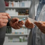 Станет труднее купить лекарства: украинцы против инициативы сокращения количества аптек ВИДЕО