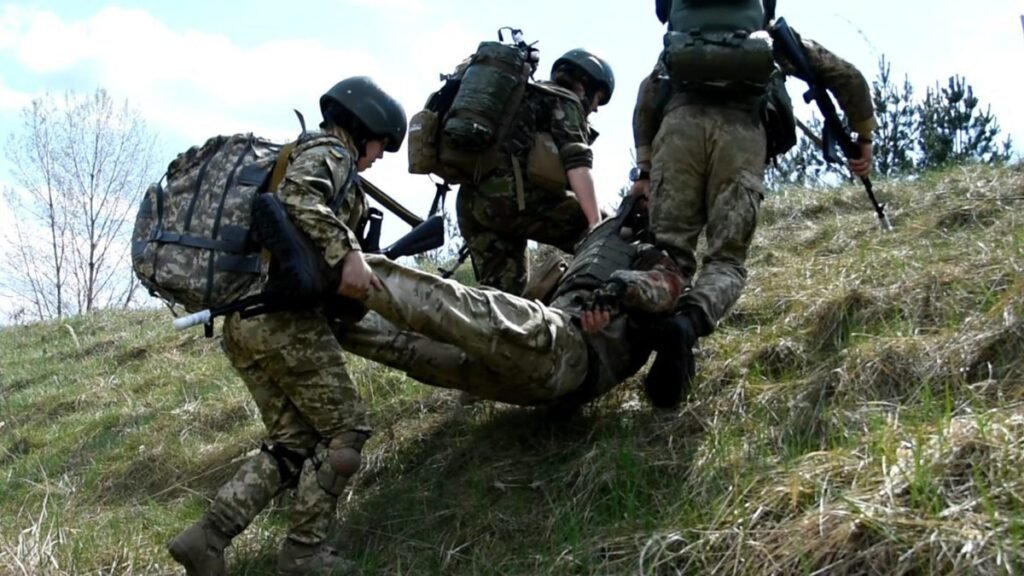 Боевые медики получили упрощенный доступ к работе в гражданской медицине и обучению на медспециальностях