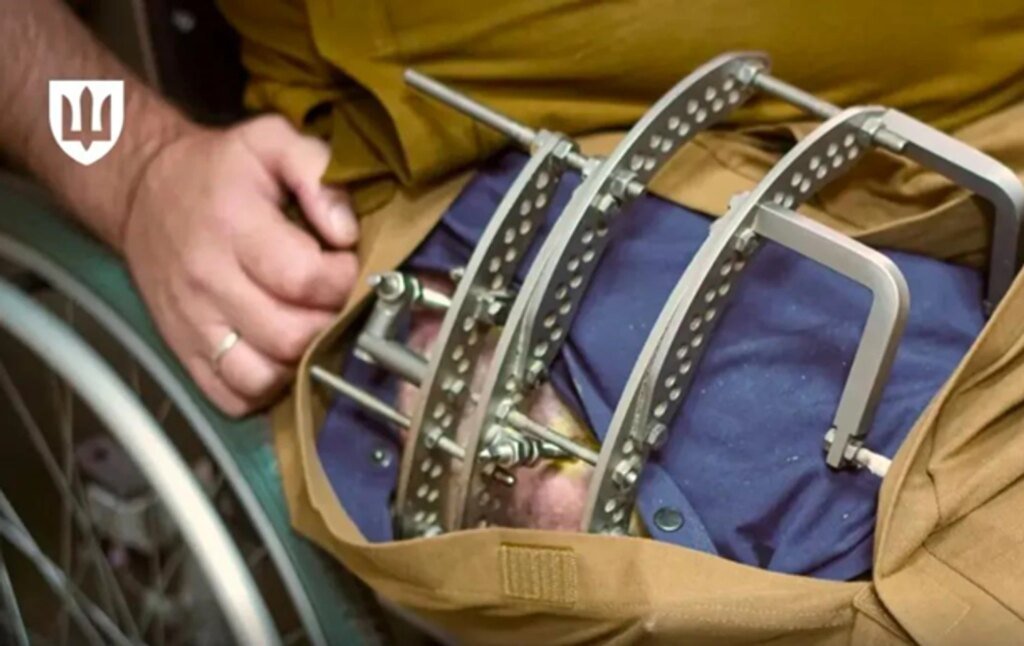 Пакет раненого: 50 тысяч предметов адаптивной одежды уже поступило для защитников