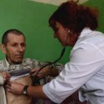 Падение зарплат и текучесть кадров усугубляют кризис российской медицины