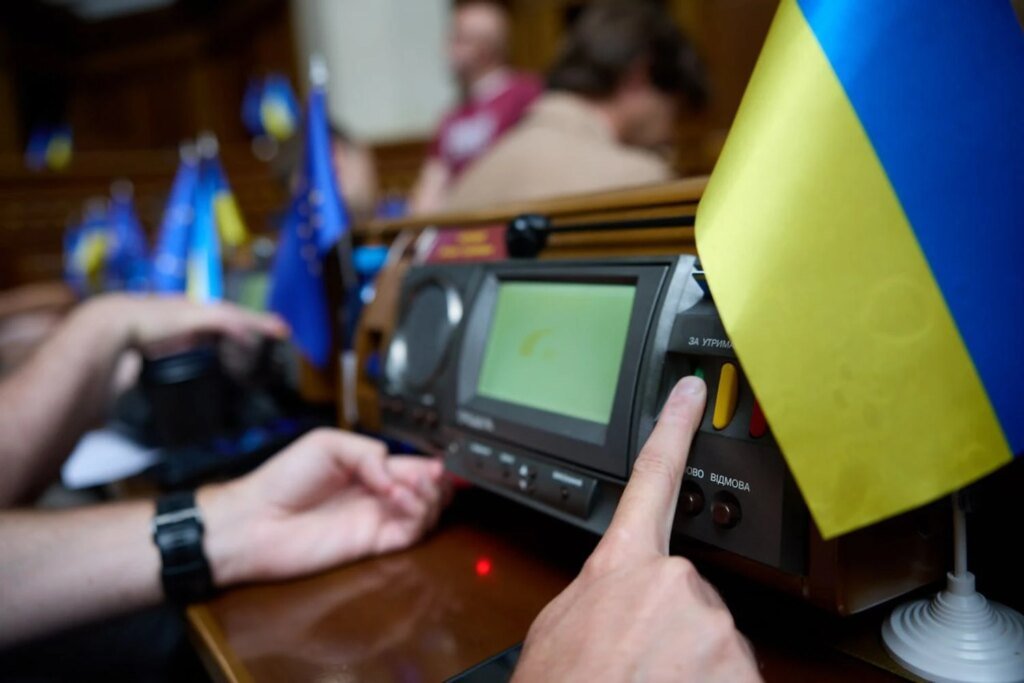 Парламент принял закон о контроле за больничными: что предусматривается