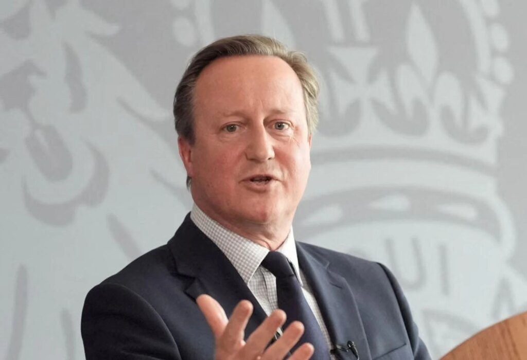 Экс-премьер Британии Кэмерон раскрыл диагноз рака простаты и призвал к внедрению программы скрининга мужчин