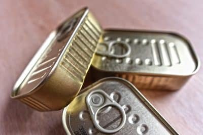 Названы самые полезные консервы для сердца, мозга и костей