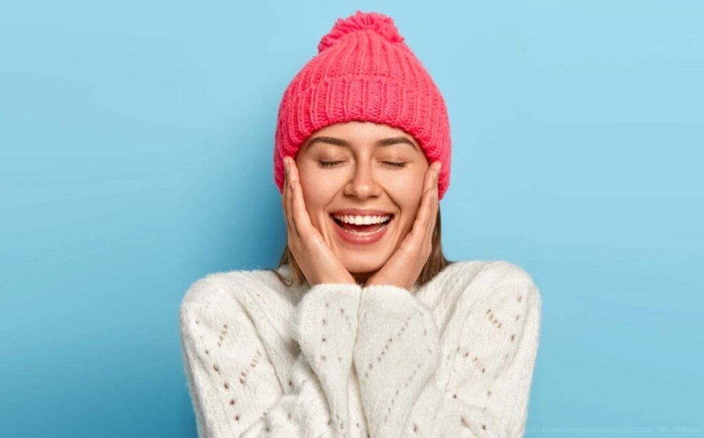 Уход за кожей зимой: советы дерматолога, которые уберегут лицо от сухости и раздражений