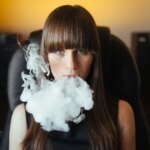 "20% детей употребляют электронные сигареты": врачи заявляют о стремительном росте никотиновой зависимости среди подростков