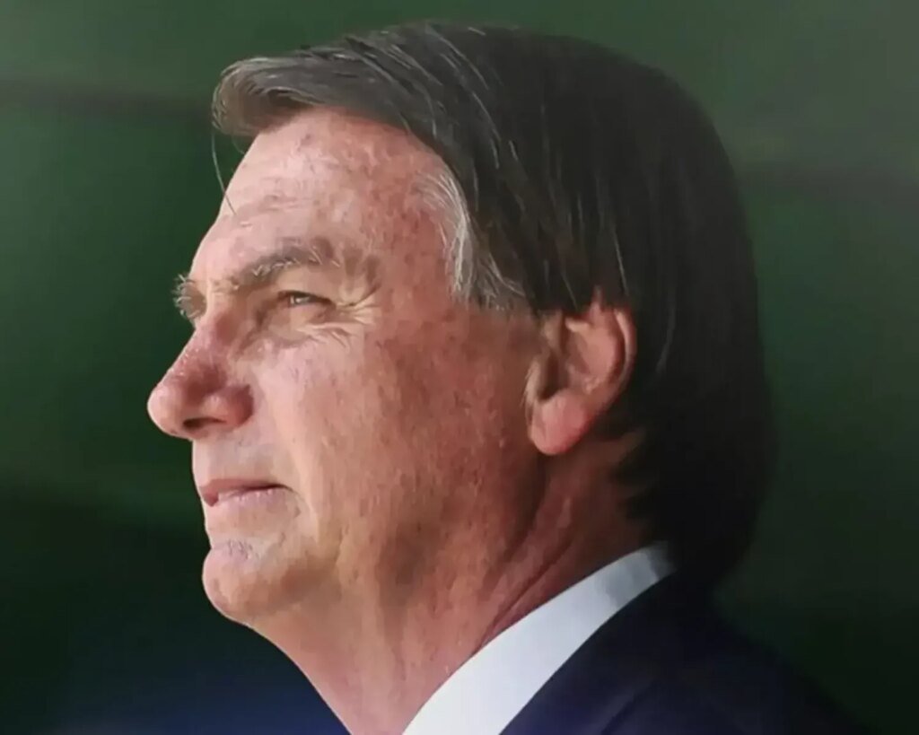 Экс-президент Бразилии Болсонару перенес третью операцию из-за икоты