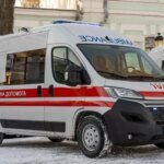 На Прикарпатье спасатели помогли «скорой», которая везла больного ребенка и застряла в снегу