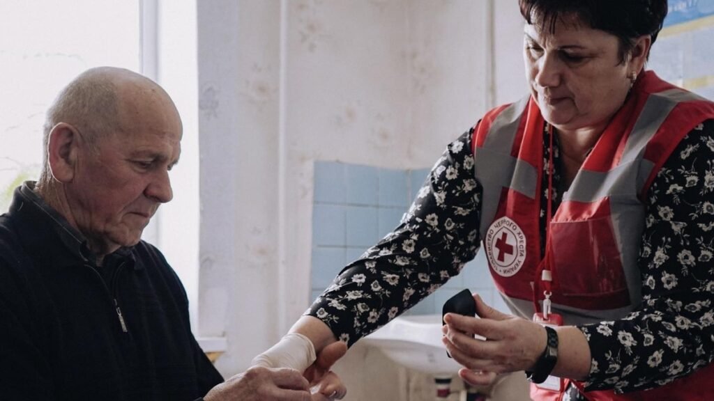 Более 1,5 млн граждан получили помощь от мобильных медицинских бригад УКК с начала войны