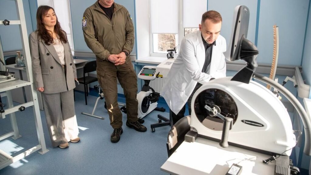 В одной из больниц столицы открылись новые отделения, на которые Киев выделил более 60 млн грн — Кличко