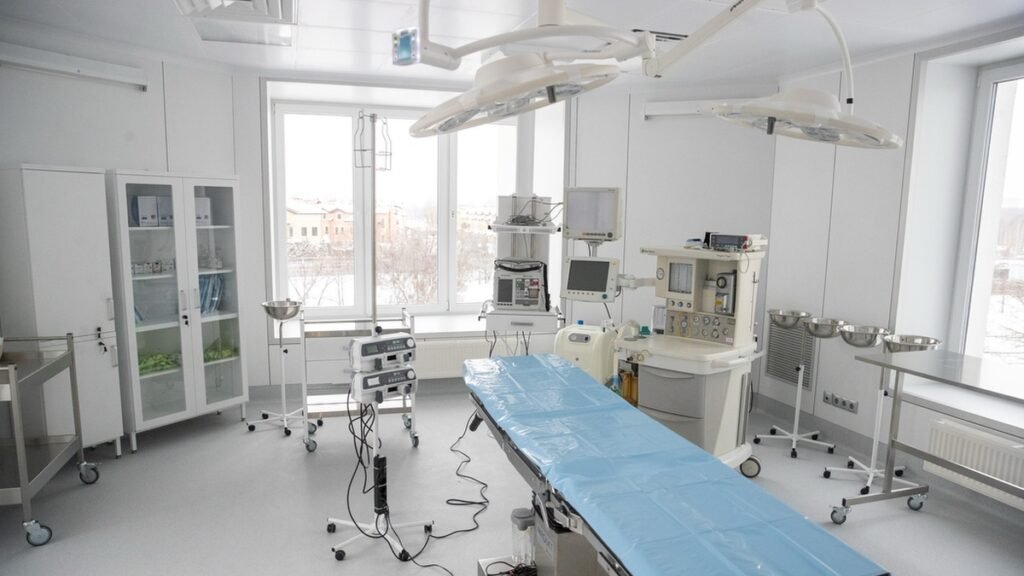 В столичной детской больнице после ремонта открыли современные отделения нейрохирургии и травматологии