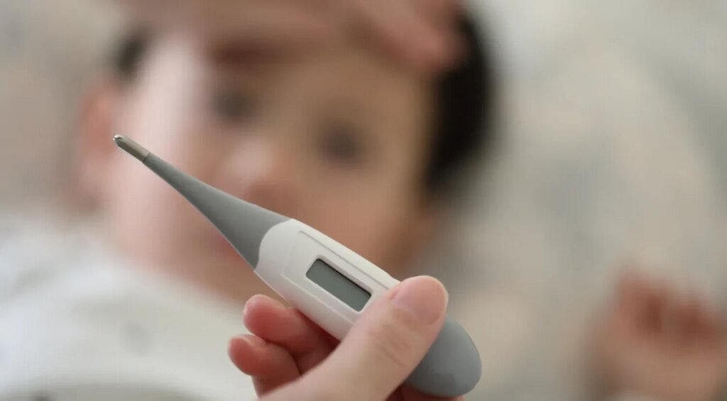 Как действовать при высокой температуре у ребенка — советы педиатра
